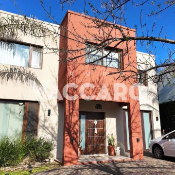 Venta de Casa 5 AMBIENTES en Haras María Victoria, Moreno