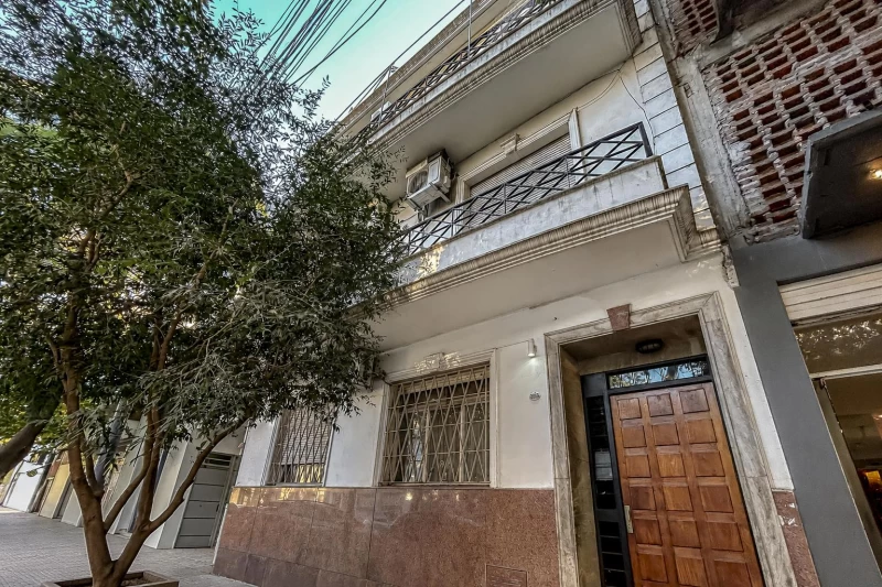 VENTA • PH • COLEGIALES • 4 AMBIENTES • A REFACCIONAR