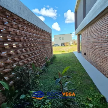1779888276.jpg
