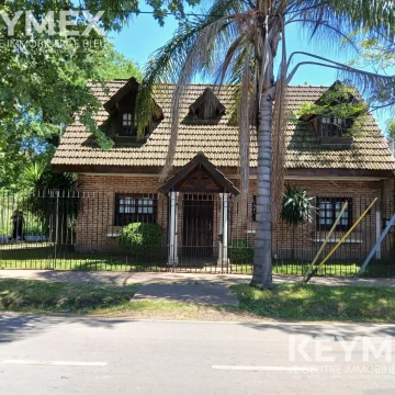 Venta de casa 4 ambientes en Del Viso