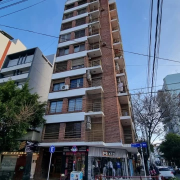 Piso de 3 dormitorios en venta en Lanús Este, Buenos Aires