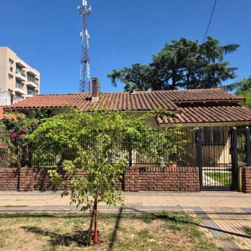 Vende casa en Moreno ideal inversores y multiples destinos