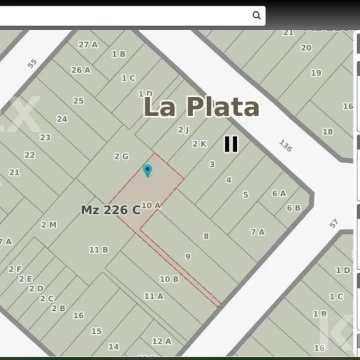 Lote con salida a dos calles, galpon y casa de 1 dormitorio - Los Hornos, La Plata