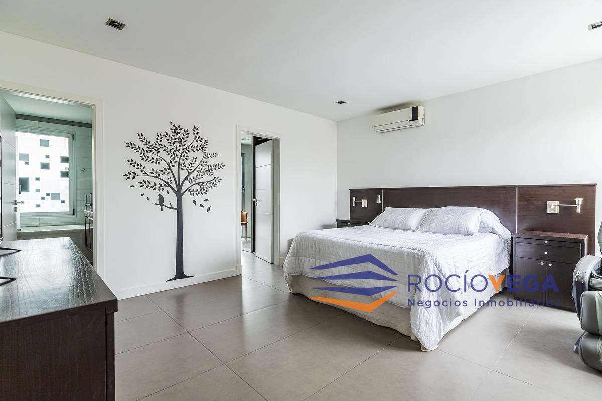 MASTER SUITE CON VESTIDOR Y BAÑO