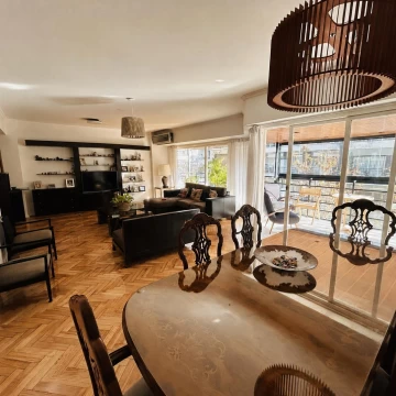 Piso exclusivo de 4 ambientes con dependencia, balcón aterrazado y cochera - Las Cañitas