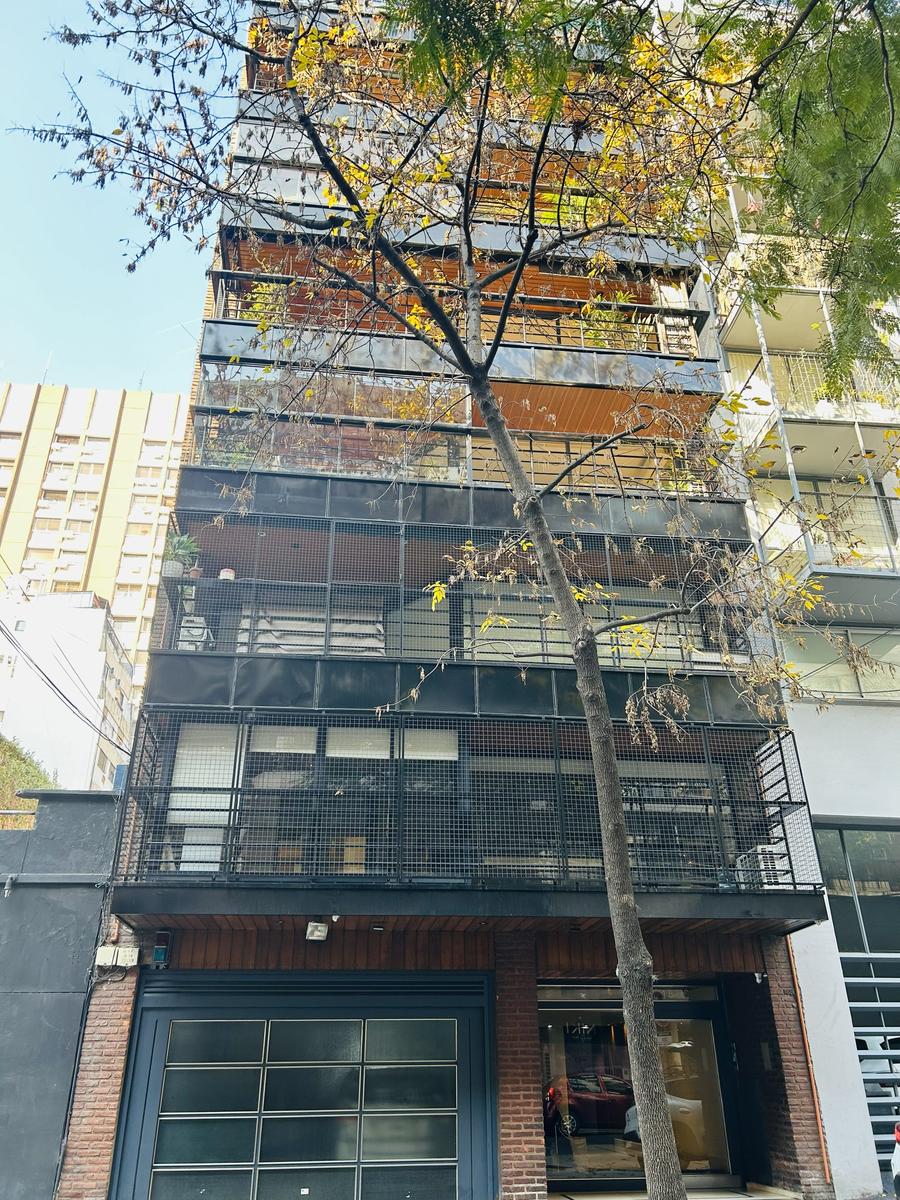 Piso exclusivo de 4 ambientes con dependencia, balcón aterrazado y cochera - Las Cañitas - 2