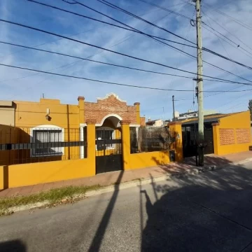 Venta Casa 4 Ambientes en San Antonio de Padua, Merlo