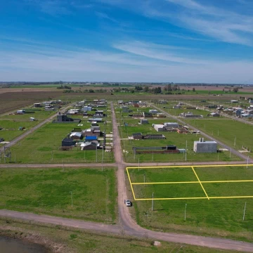 Venta de Terreno en Campos del Oeste  a media cuadra de la Ruta 18