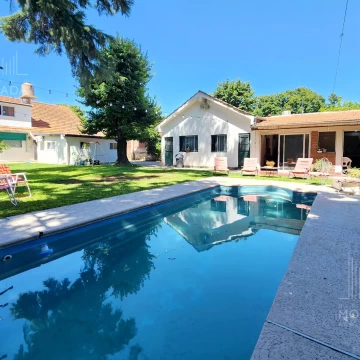 VENTA Casa 7 Ambientes sobre EXCELENTE LOTE en Barrio Parque Johnston HURLINGHAM