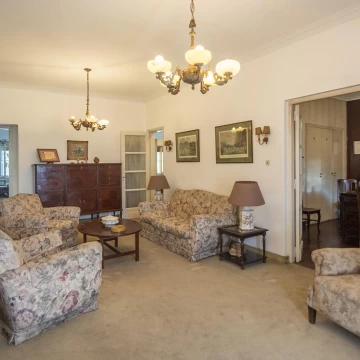 Casa en Venta en Hurlingham 6 dormitorios con Jardín, Garage y Terraza