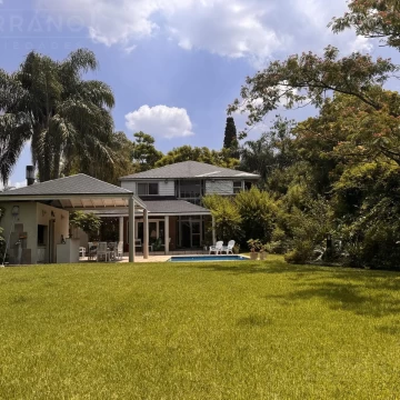 Venta casa, 3 dormitorios, gran parque, piscina. Triangulo de Don Torcuato. Tigre