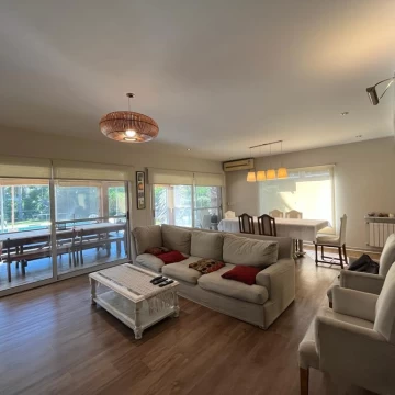Barrio el Lucero, casa en venta, lote central