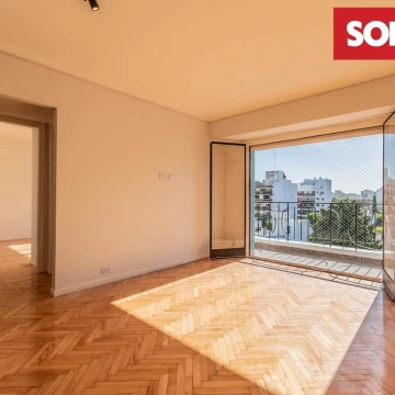Departamento en venta, apto crédito, 3 ambientes con 2 baños. Espacio guardacoche.