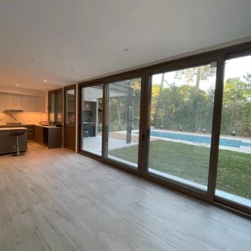 Casa en Venta en  Loma Verde con Pileta