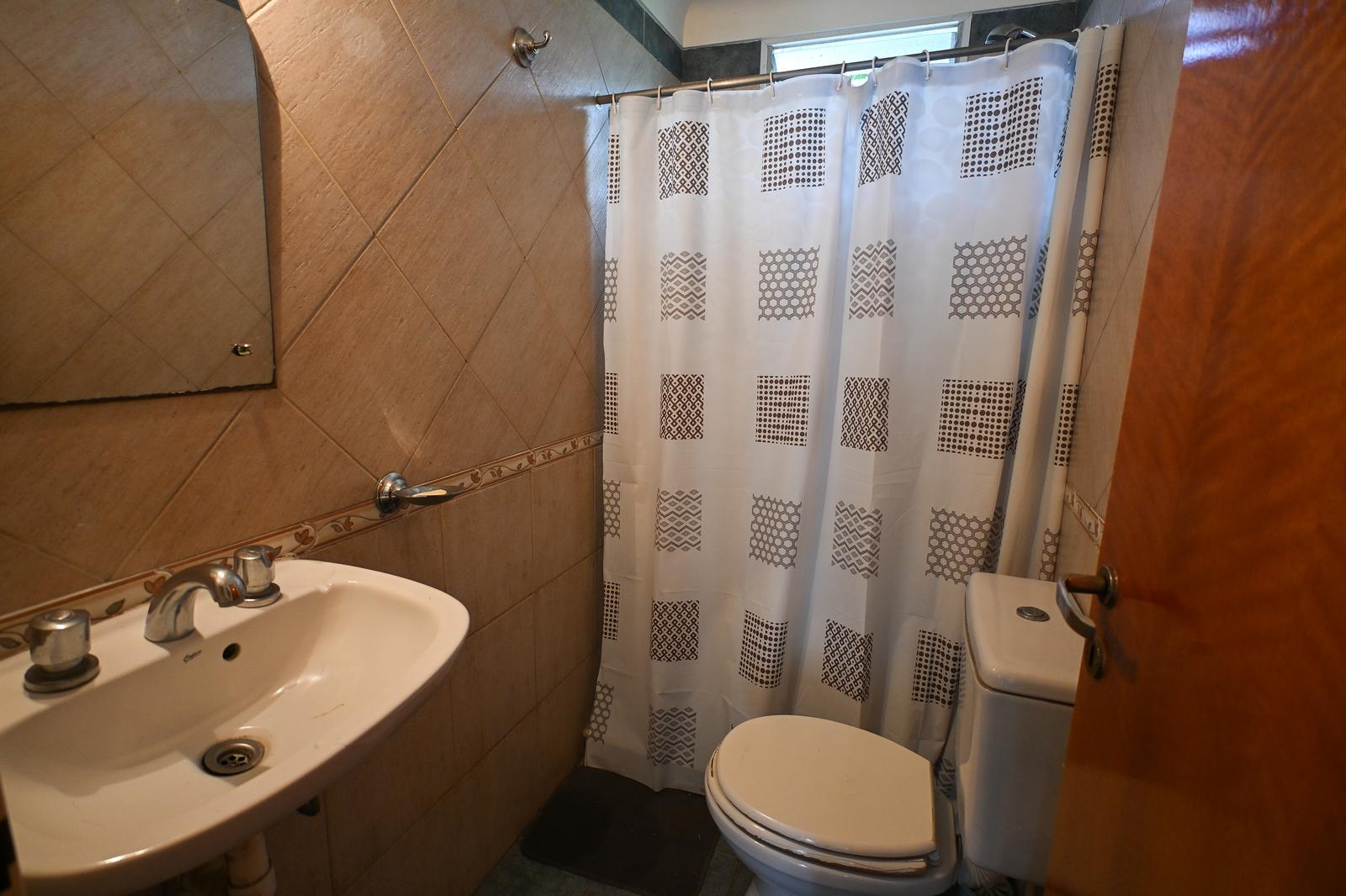 Baño completo del quincho