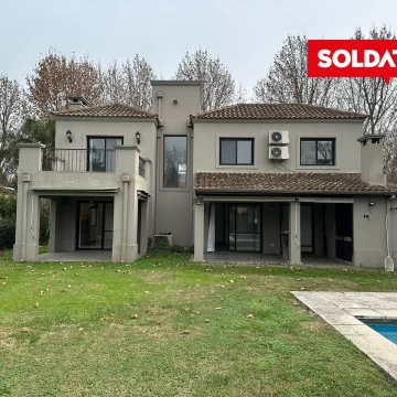 Casa en venta, Ayres de Pilar, 4 cuartos, family, escritorio y dependencia. Piscina.