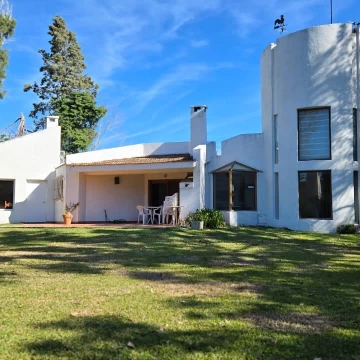 Casa en Golfers | Gran lote interno de 1.634 m² con pileta y parque