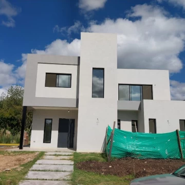Casa en  venta en Santa Elisa con Jardín y Pileta