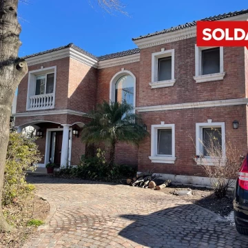 Casa Apta Crédito en Venta Barrio Cerrado Villa Rosa  