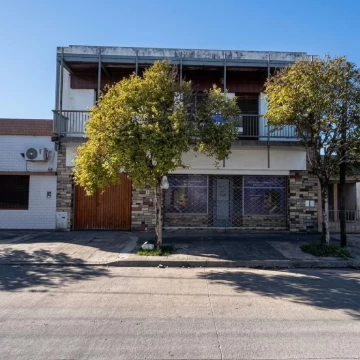 Casa de 4 dormitorios en venta en Berisso
