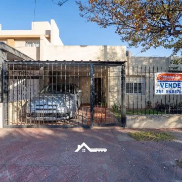 Casa 2 dormitorios en Plata Baja  como nueva 70 mil dólares 