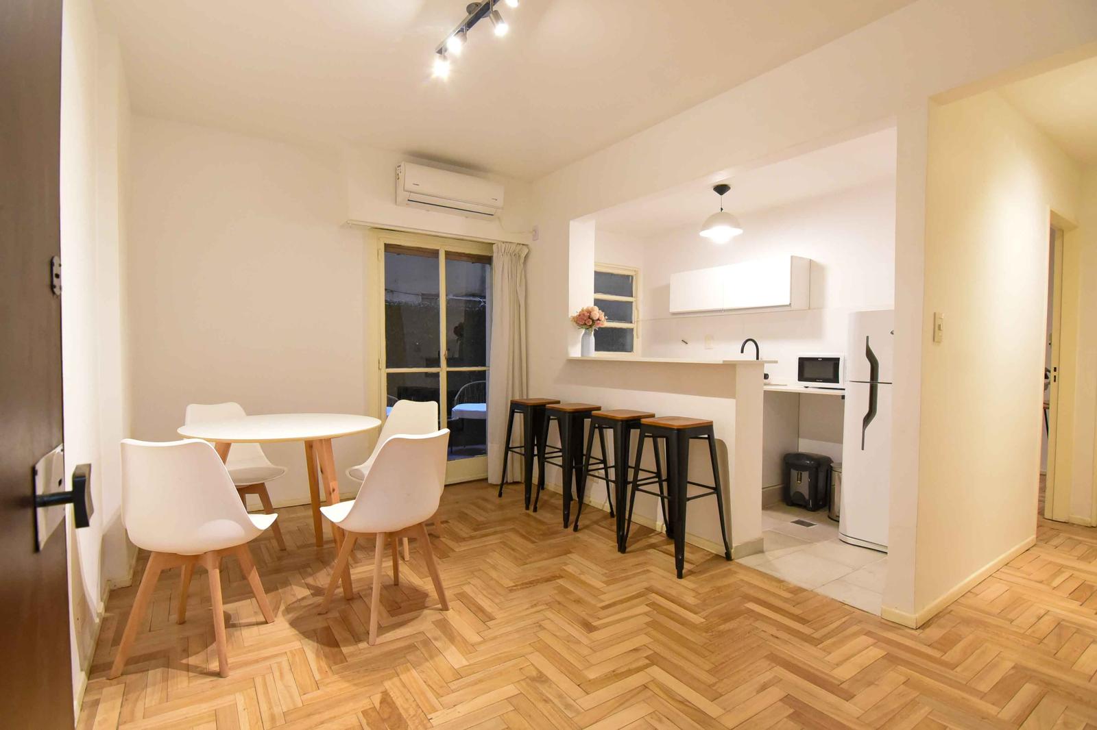 VENTA DEPARTAMENTO DOS AMBIENTES CON PATIO RECOLETA REFACCIONADO A NUEVO - EXCELENTE UBICACION - Principal