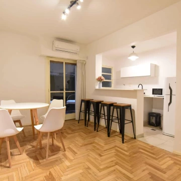 VENTA DEPARTAMENTO DOS AMBIENTES CON PATIO RECOLETA REFACCIONADO A NUEVO - EXCELENTE UBICACION