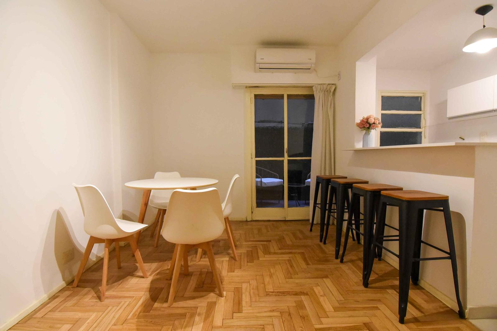 VENTA DEPARTAMENTO DOS AMBIENTES CON PATIO RECOLETA REFACCIONADO A NUEVO - EXCELENTE UBICACION - 2