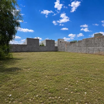 Lote de esquina en venta en Barrio Champagnat, Mendoza | Junto a Mall Davian