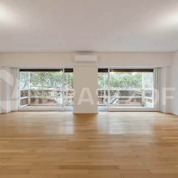 Departamento en venta en Recoleta. 3 dormitorios, cochera y  dos balcones