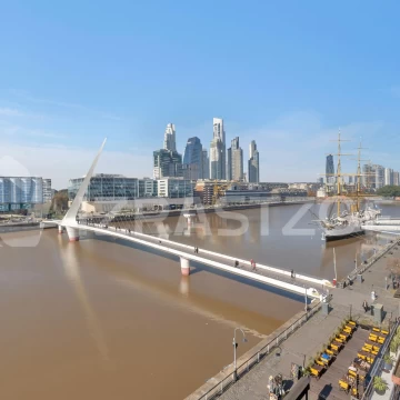 Departamento en venta en Puerto Madero. 4 despachos, sala de reuniones y cochera.
