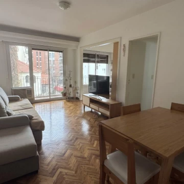 Departamento de 4 ambientes con balcón y dependencia – Recoleta