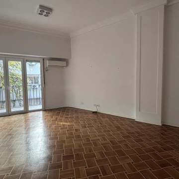 Alquiler de departamento 3 ambientes con balcón en Recoleta