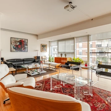Av. Santa Fé y Esmeralda - 2 dor  y escr - Impecable y súper luminoso - Retiro - Venta