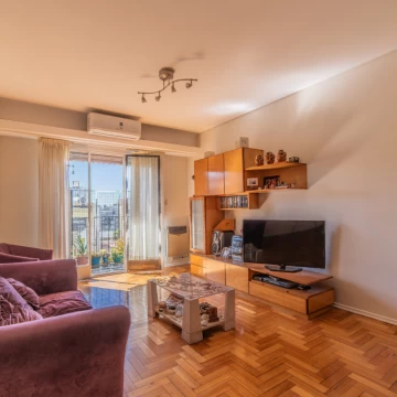 SEMIPISO DEPARTAMENTO 4 AMBIENTES CON DEPENDENCIA EN VILLA CRESPO