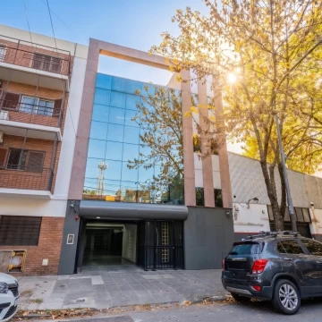 Edificio comercial - 4 Plantas - Subsuelo - Cocheras - Terraza