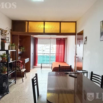 Departamento de 2 AMB con Balcon 