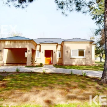 VENTA CASA 3 DORMITORIOS EN MIRALAGOS