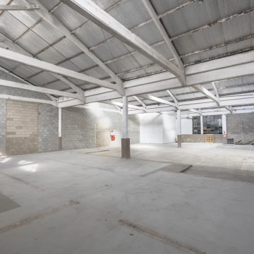 Depósito de 655 m2 cubiertos - Jose León Suarez