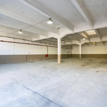 Depósito - Jose León Suarez 576 M2