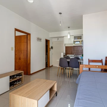 Venta departamento de 1 dormitorio. Plaza Irlanda. Edificio de 10 años. Caballito