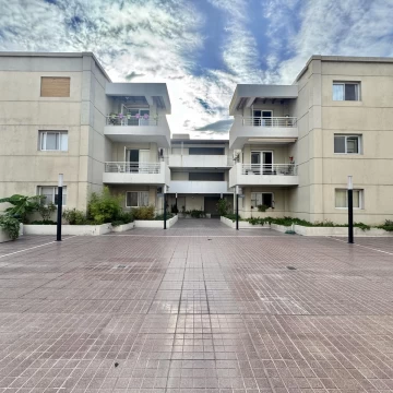 Departamento en complejo privado con seguridad 24 hs | 2 dormitorios y cochera subterránea