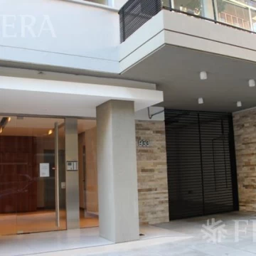 Excelente ubicación, balcón corrido, cochera fija. Amenities.