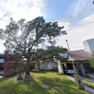 Venta Lote en Estrada Jose Manuel con construcción existente en Mar del Plata