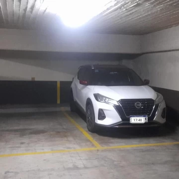 Cochera Fija y Cubierta en 1er Sub por Montacargas