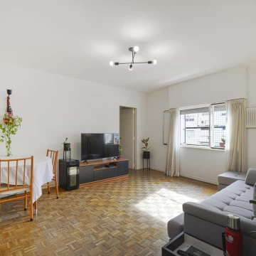 Venta Departamento 3 Ambientes con Dependencia en Recoleta