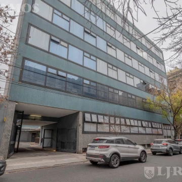 Edificio Comercial en Balvanera