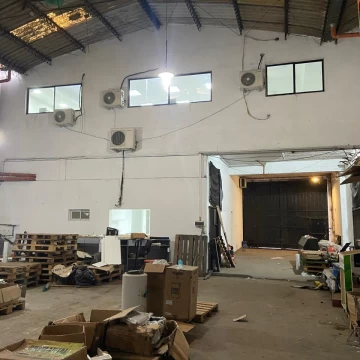 Deposito en venta 1000 mts2 con oficinas Virrey Cevallos al 2000 Mixtura 3