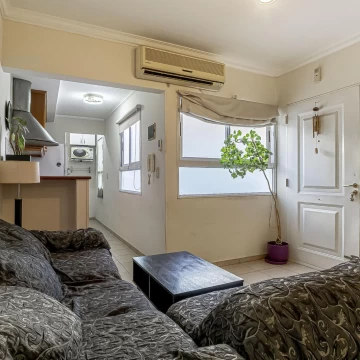Departamento en Venta de 3 Ambientes y Terraza en Monte Castro
