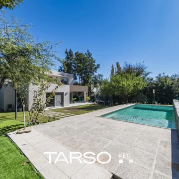 CASA EN VENTA TRES DORMITORIOS - TERRENO PLANO - LA CUESTA 